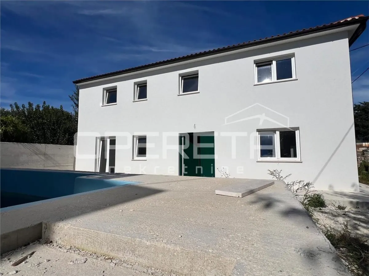 Villa Moderna en Venta en Kanfanar, Croacia - foto 2