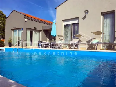 Villa Moderne à Vendre à Porec, Croatie - foto 2