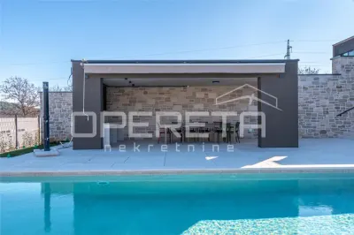 Villa de Lujo en Venta en Rovinj, Croacia - foto 2