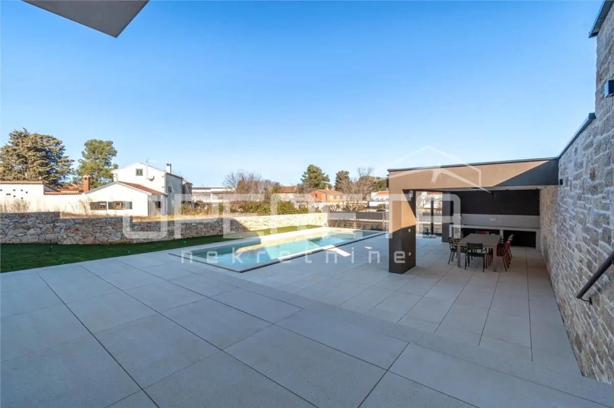 Villa de Lujo en Venta en Rovinj, Croacia - foto 4