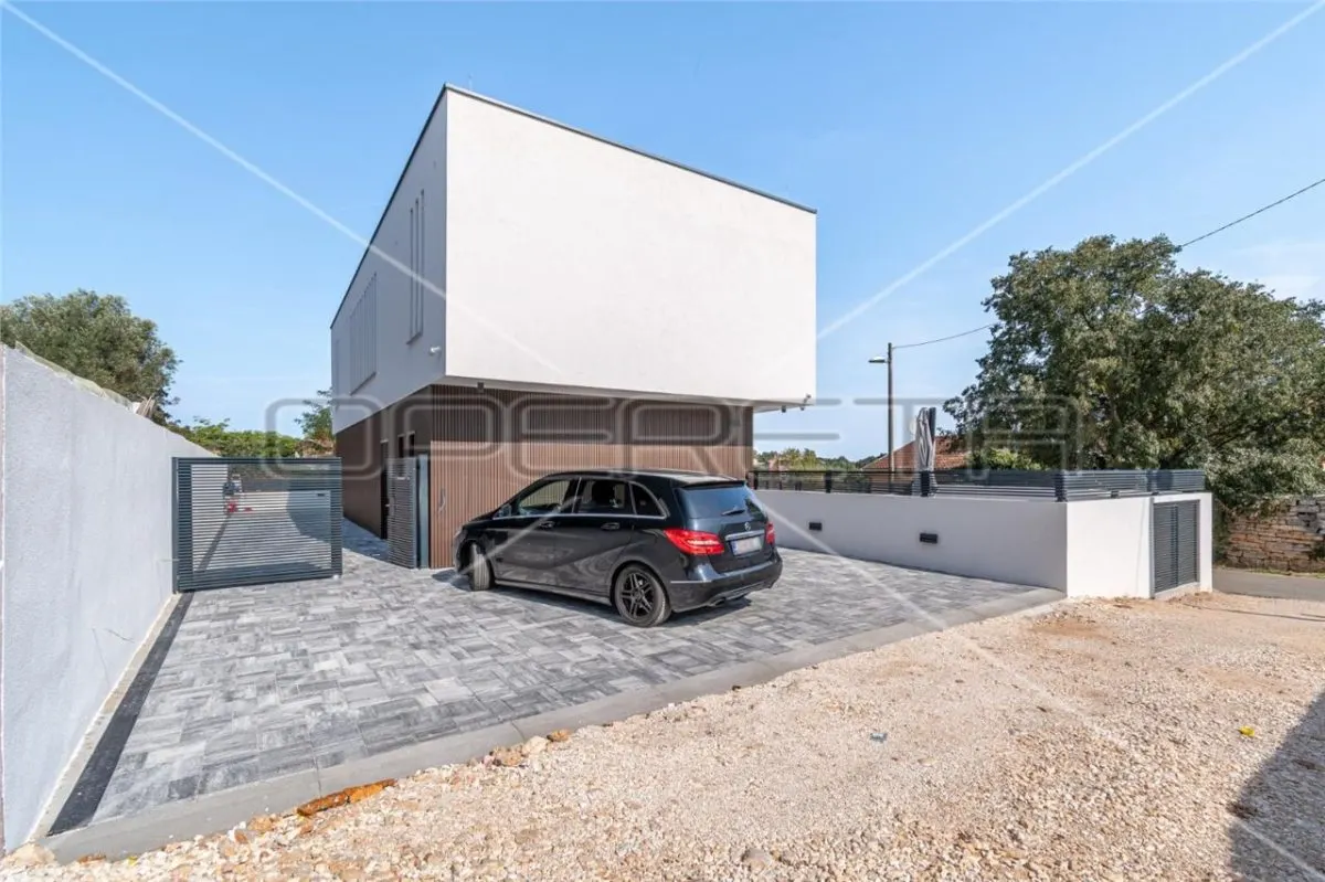 Villa de Lujo Independiente en Venta en Rovinj, Croacia - foto 17