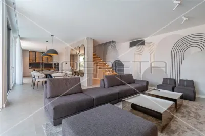 Villa de Lujo Independiente en Venta en Rovinj, Croacia - foto 6