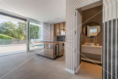 Villa de Lujo Independiente en Venta en Rovinj, Croacia - foto 7