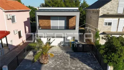 Villa Indépendante avec Quatre Appartements à Vendre à Vir, Croatie - foto 2