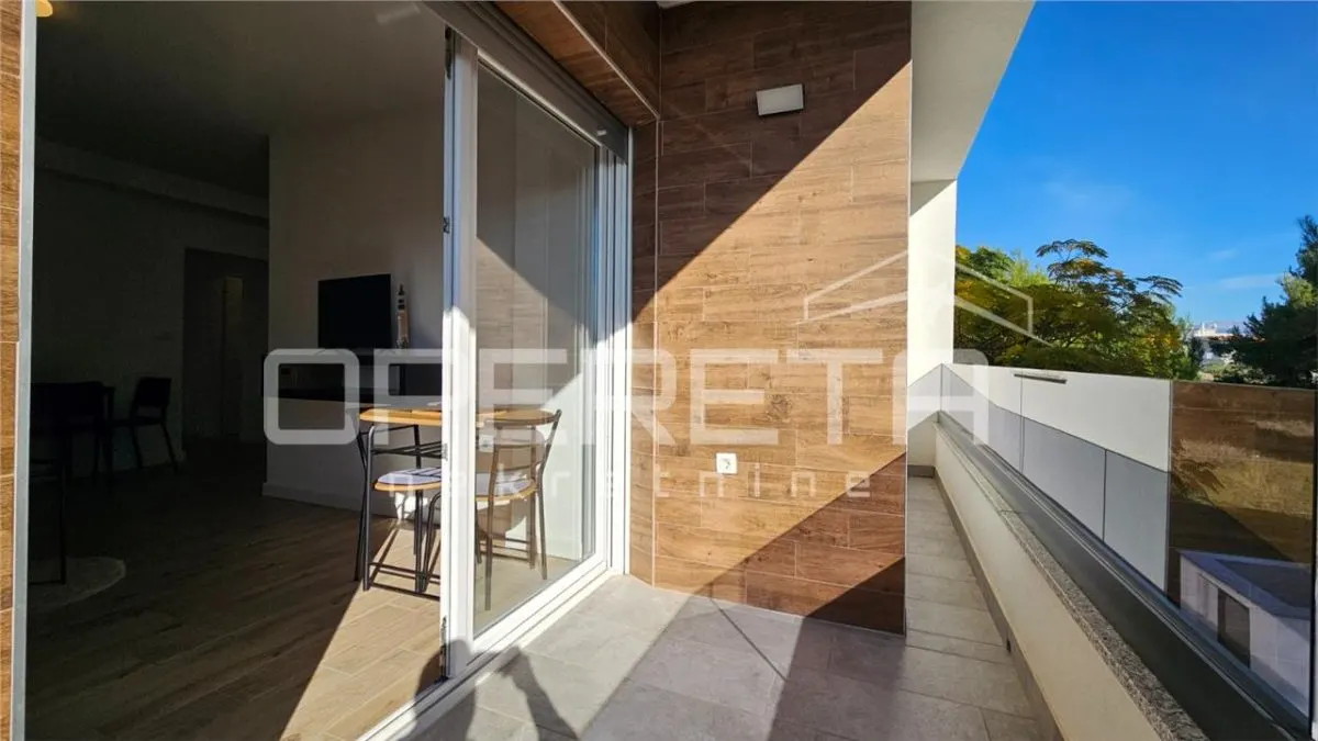 Villa Indépendante avec Quatre Appartements à Vendre à Vir, Croatie - foto 11
