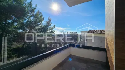 Villa Indépendante avec Quatre Appartements à Vendre à Vir, Croatie - foto 12