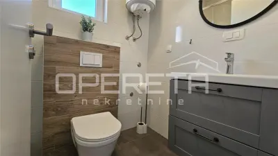 Villa Indépendante avec Quatre Appartements à Vendre à Vir, Croatie - foto 16
