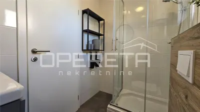 Villa Indépendante avec Quatre Appartements à Vendre à Vir, Croatie - foto 17
