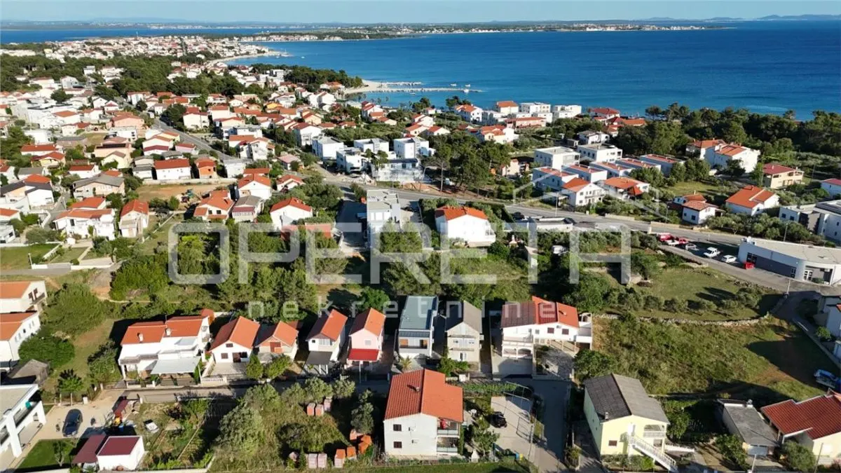 Villa Indépendante avec Quatre Appartements à Vendre à Vir, Croatie - foto 4