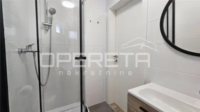 Villa Indépendante avec Quatre Appartements à Vendre à Vir, Croatie - foto 8