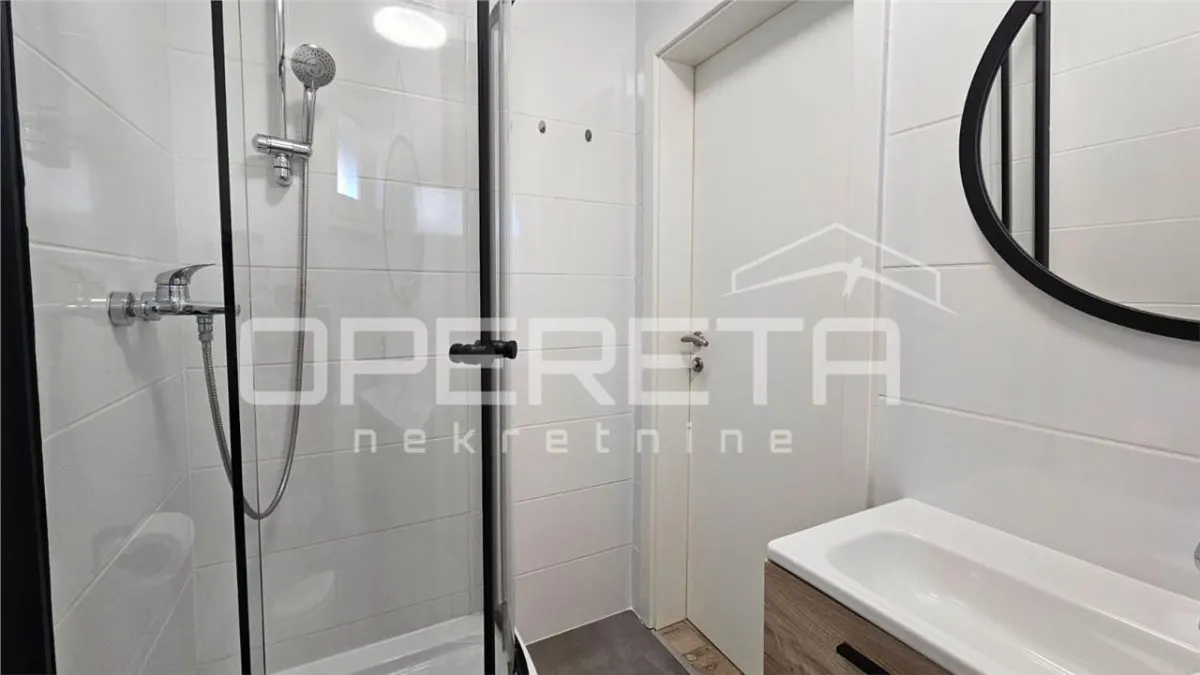 Villa Indépendante avec Quatre Appartements à Vendre à Vir, Croatie - foto 8
