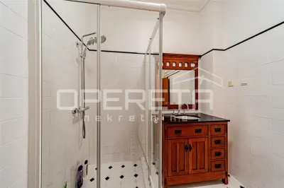 克罗地亚布拉托石砌别墅出售 – 车库和庭院 - foto 6