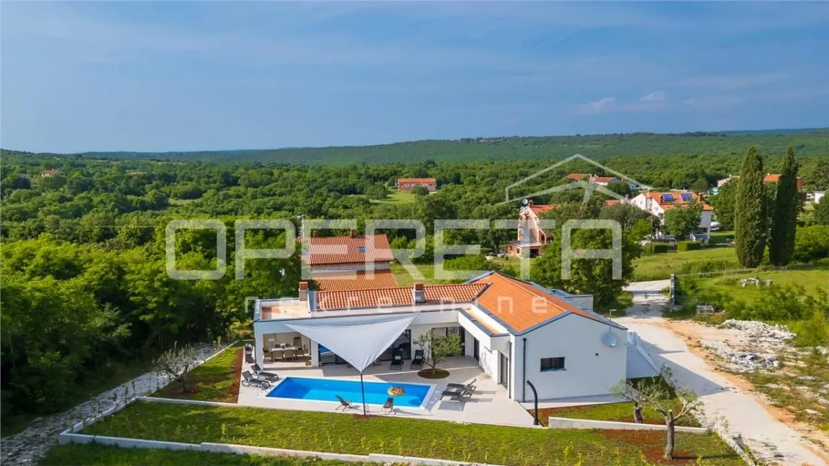 Villa de Planta Baja en Venta en Kanfanar, Croacia - foto 2