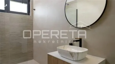 Villa de Planta Baja en Venta en Kanfanar, Croacia - foto 12