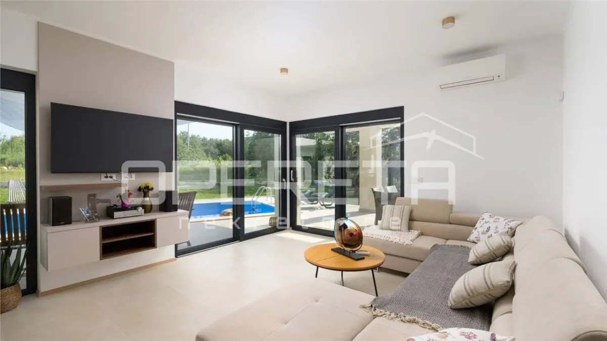 Villa de Planta Baja en Venta en Kanfanar, Croacia - foto 4