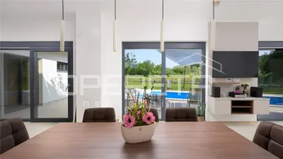 Villa de Planta Baja en Venta en Kanfanar, Croacia - foto 8