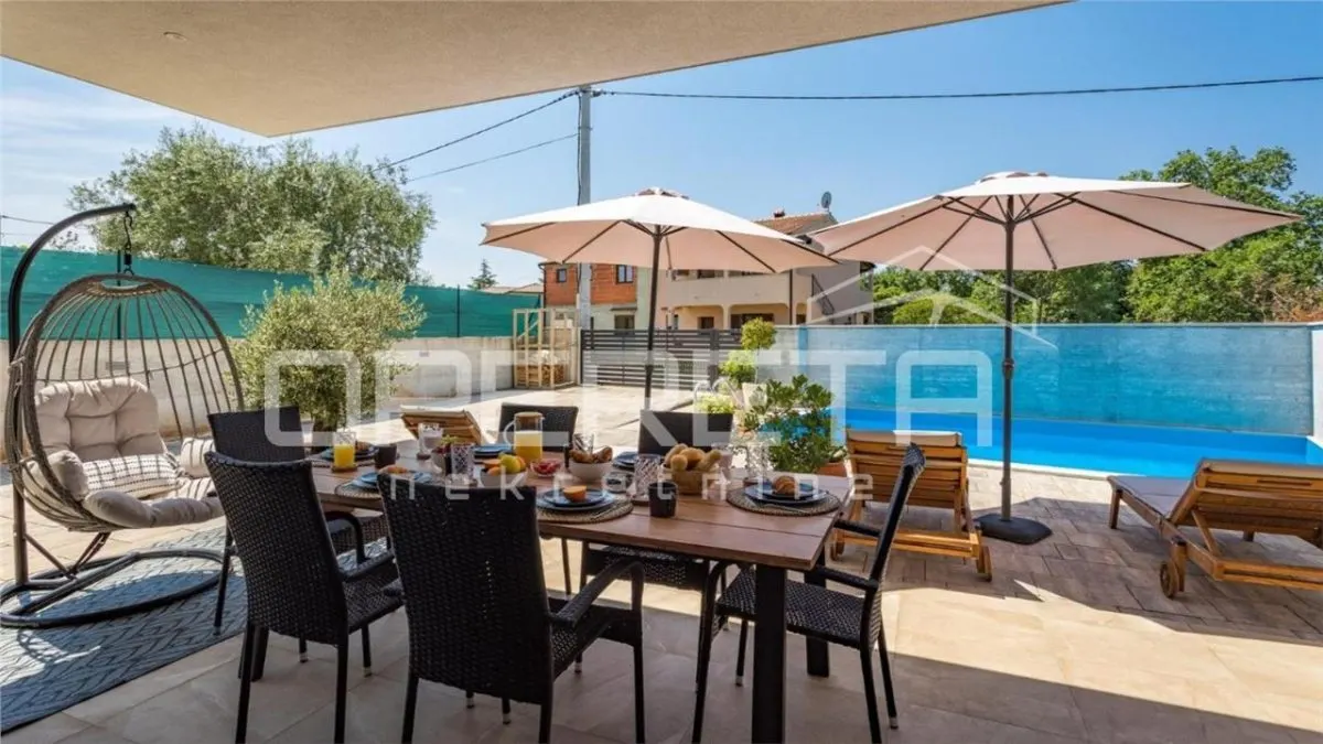 Maison Mitoyenne Moderne avec Piscine à Vendre à Porec, Croatie - foto 11
