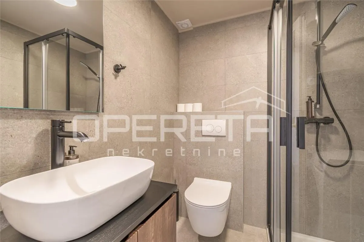 Villa Moderna con Piscina en Venta en Umag, Croacia - foto 11