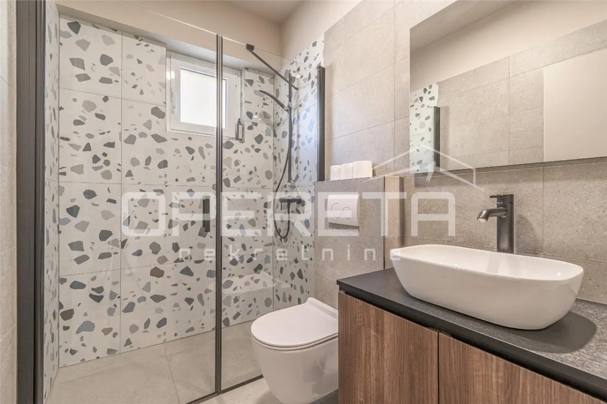 Villa Moderna con Piscina en Venta en Umag, Croacia - foto 14