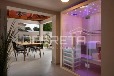 Villa Moderna con Piscina en Venta en Umag, Croacia - foto 17