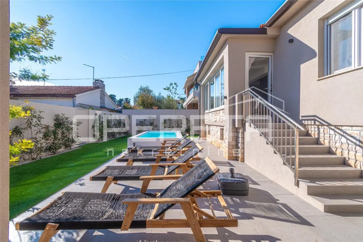 Villa Moderna con Piscina en Venta en Umag, Croacia - foto 21