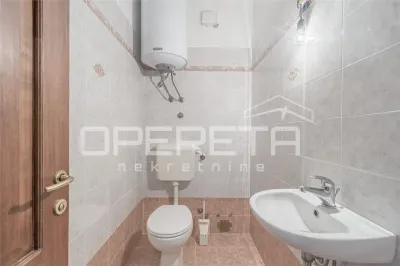 Villa Familiar en Venta en Umag, Croacia – Tres Unidades Residenciales con Vistas al Mar - foto 12