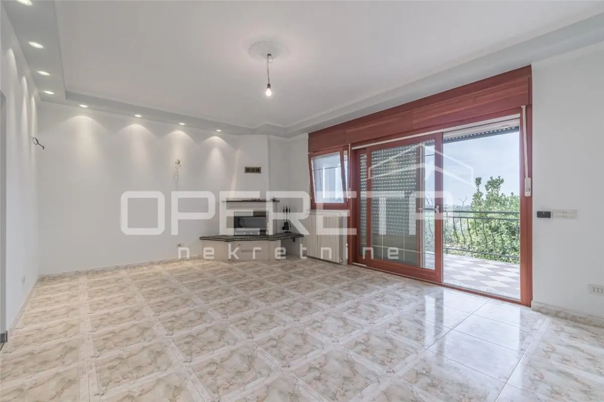 Villa Familiar en Venta en Umag, Croacia – Tres Unidades Residenciales con Vistas al Mar - foto 19