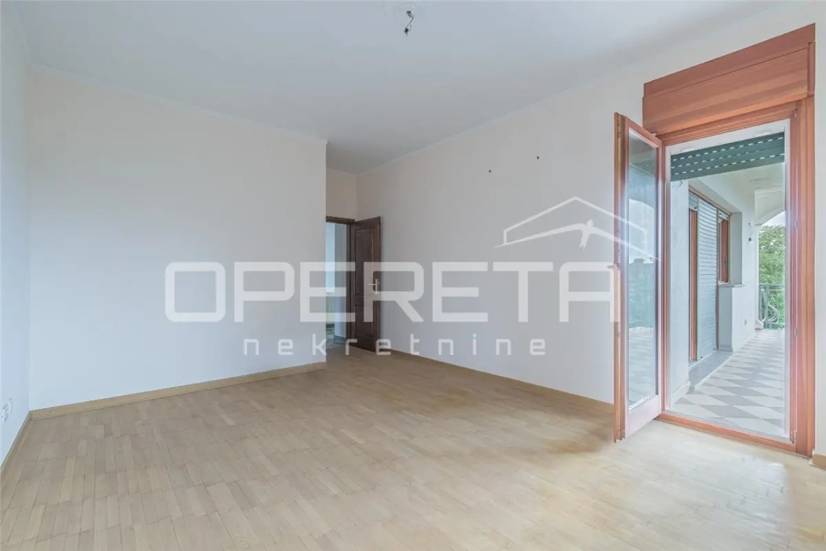 Villa Familiar en Venta en Umag, Croacia – Tres Unidades Residenciales con Vistas al Mar - foto 9
