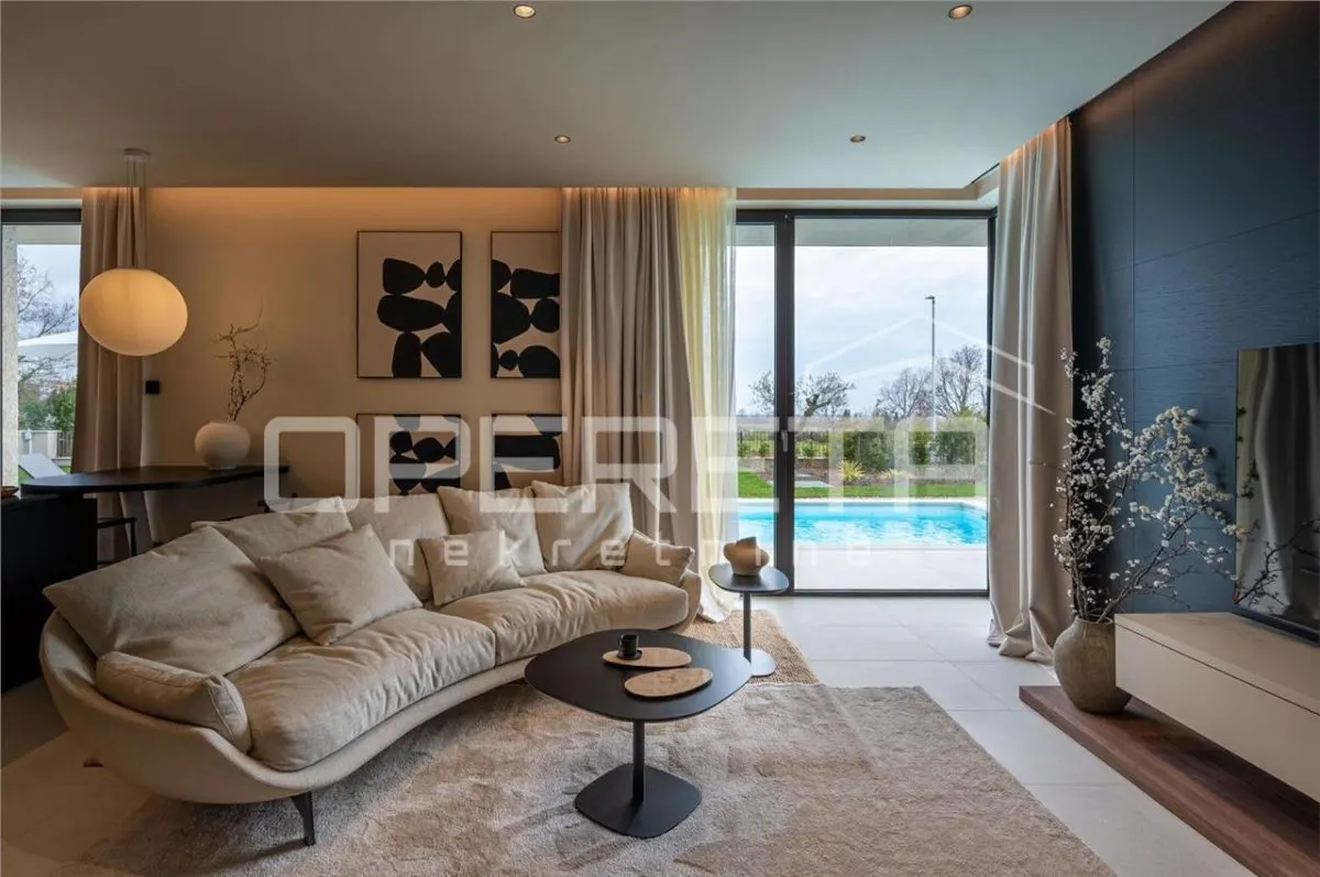 Villa Moderne avec Piscine et Vue Mer à Vendre à Porec, Croatie - foto 15