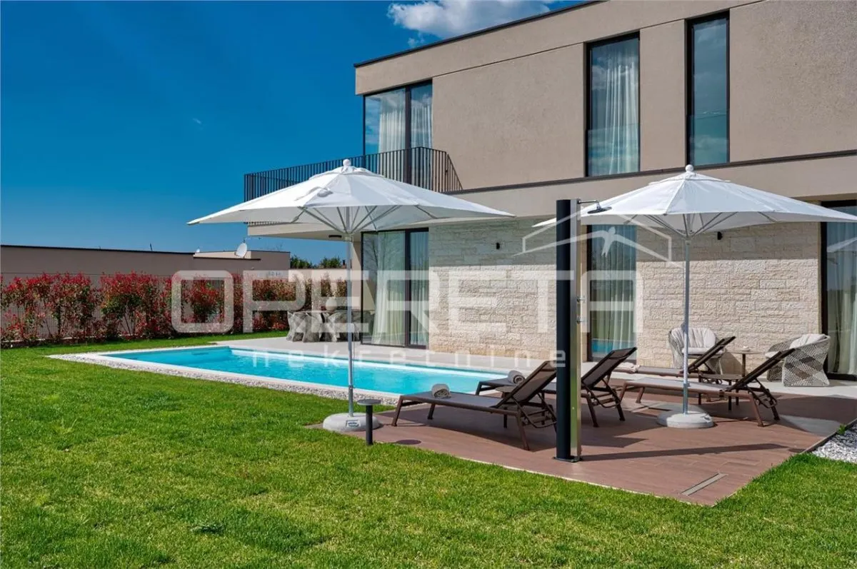 Villa Moderne avec Piscine et Vue Mer à Vendre à Porec, Croatie - foto 24
