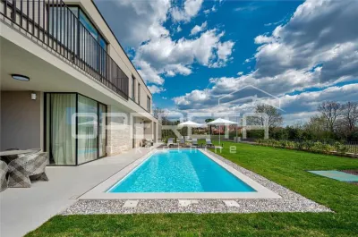 Villa Moderne avec Piscine et Vue Mer à Vendre à Porec, Croatie - foto 4