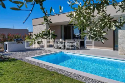Villa Contemporaine de Plain-pied à Vendre à Porec, Croatie - Porec