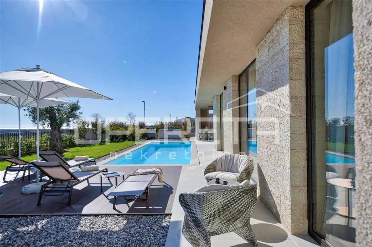 Villa Contemporaine de Plain-pied à Vendre à Porec, Croatie - foto 18