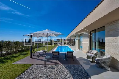 Villa Moderne Rez-de-Chaussée à Vendre à Porec, Croatie - foto 2