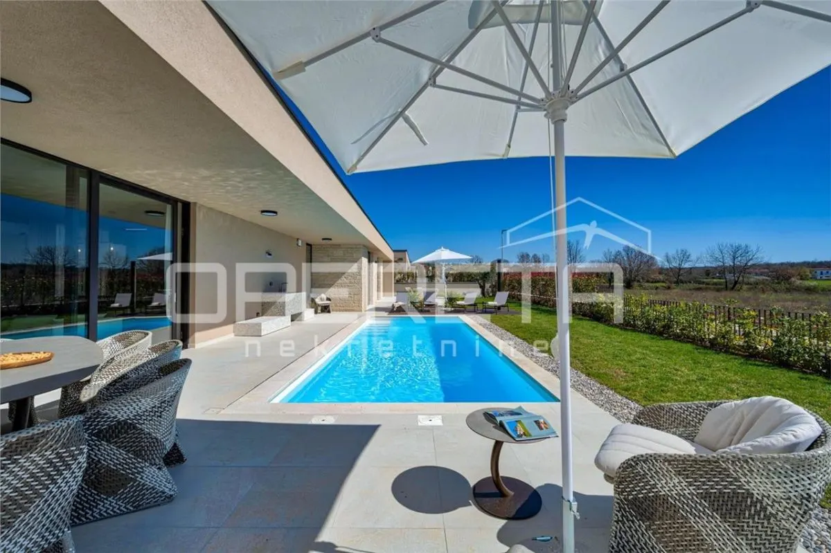 Villa Moderne de Plain-Pied à Vendre à Porec, Croatie – Vue Mer - foto 13