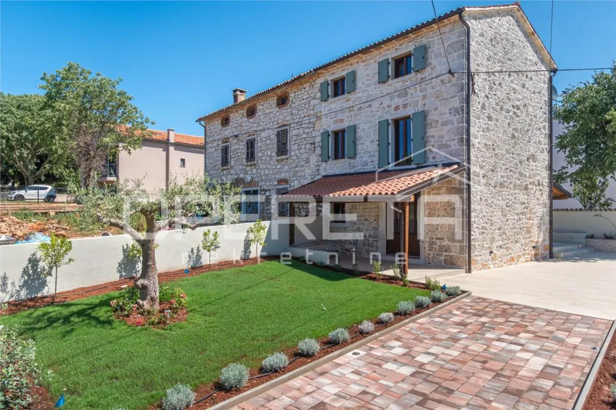 Villa en Pierre à Vendre à Porec, Croatie - foto 1