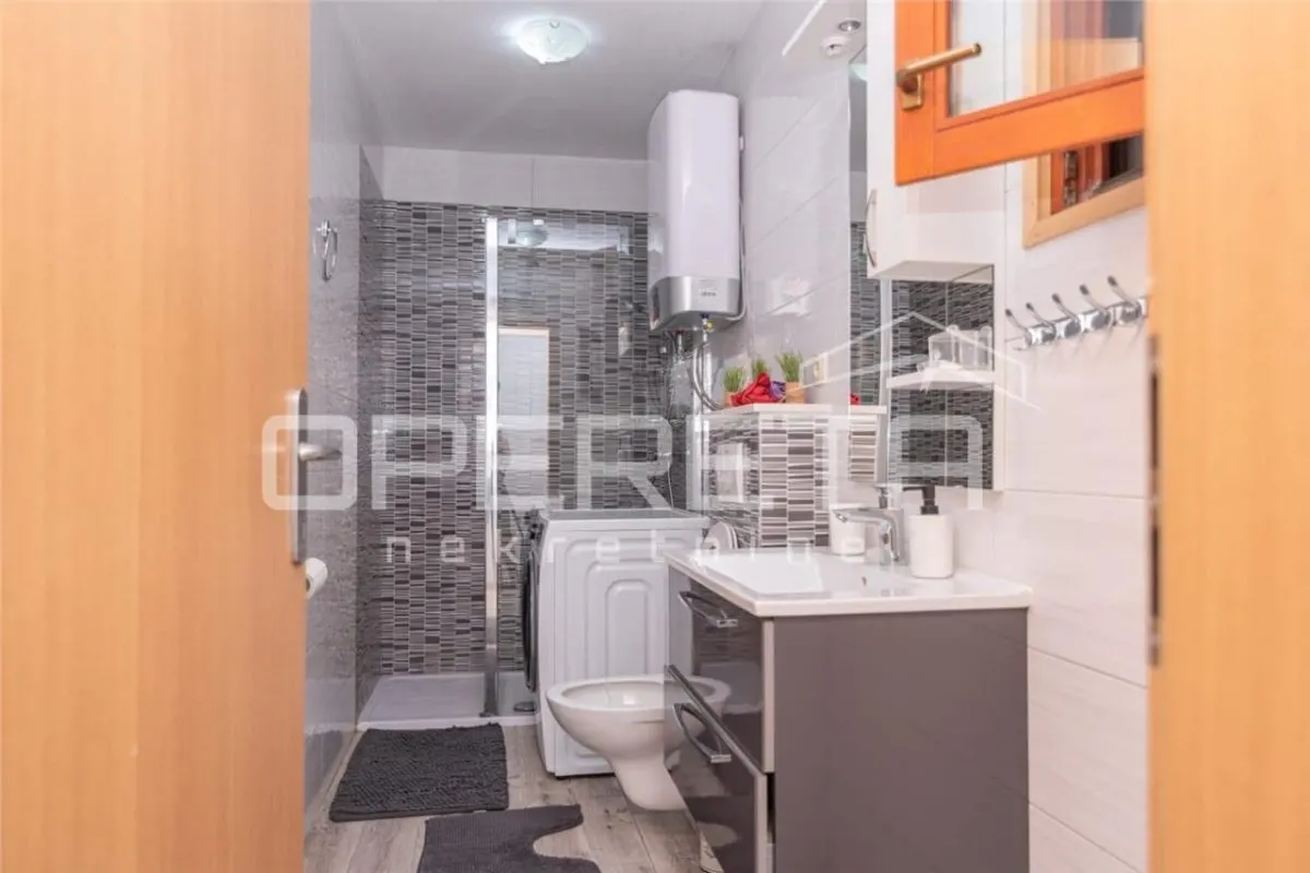 Spacious Villa with Pool and Garage for Sale in Dugopolje, Croatia - foto 11