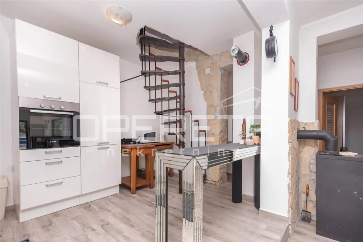 Spacious Villa with Pool and Garage for Sale in Dugopolje, Croatia - foto 14