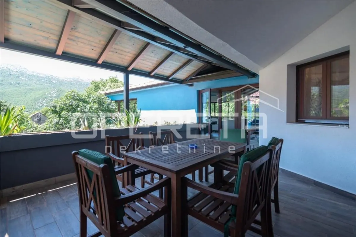 Spacious Villa with Pool and Garage for Sale in Dugopolje, Croatia - foto 10