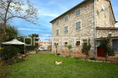Villa en Pierre Traditionnelle à Vendre à Porec, Croatie - Porec