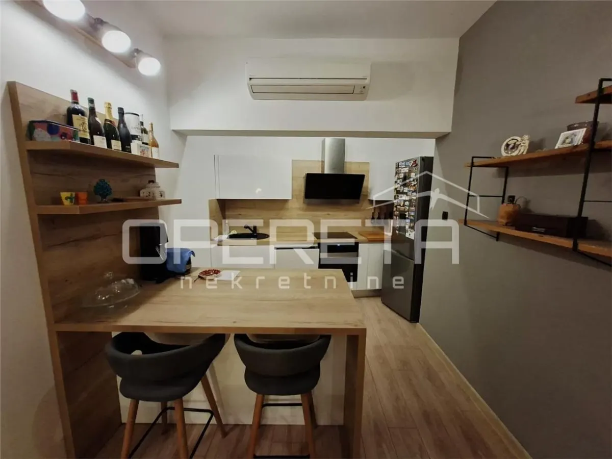 克罗地亚卡什特尔苏库拉茨三层别墅出售 - foto 2