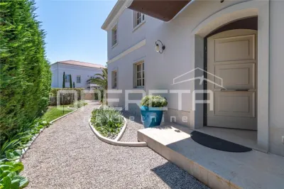Villa de Lujo con Piscina en Venta en Tar, Croacia - Tar