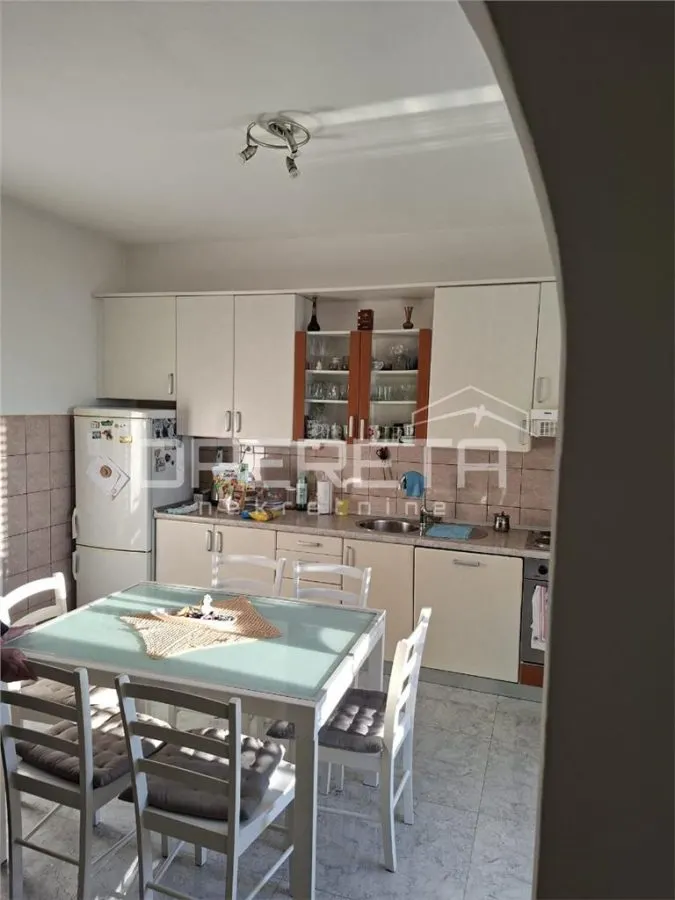 克罗地亚杜吉拉特宽敞多户型别墅出售 - foto 12