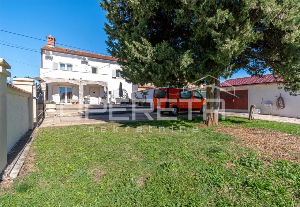 Villa con Piscina en Venta en Marcana, Croacia - foto 17
