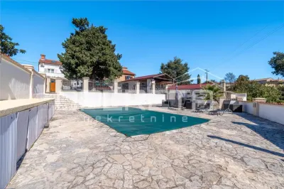 Villa con Piscina en Venta en Marcana, Croacia - foto 4
