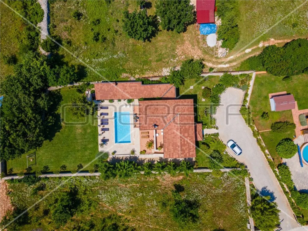 Rustic Villa for Sale in Svetvincenat, Istria, Croatia - foto 2