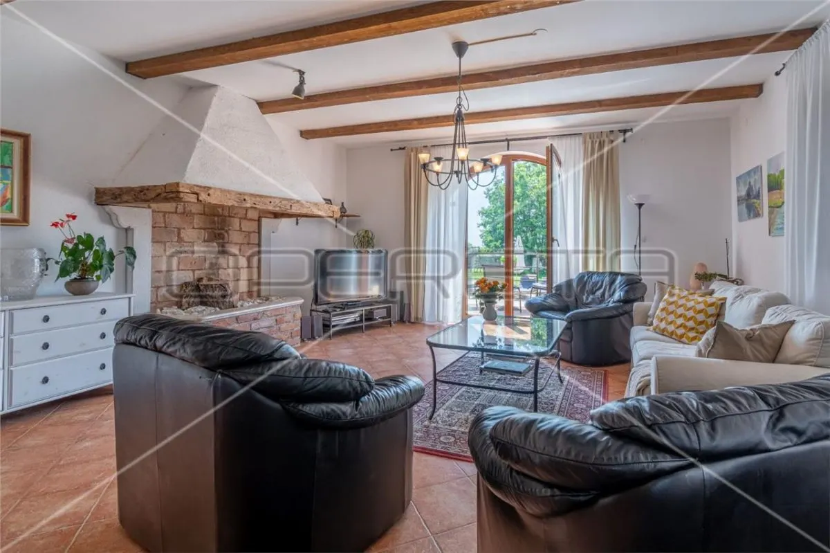 Rustic Villa for Sale in Svetvincenat, Istria, Croatia - foto 9