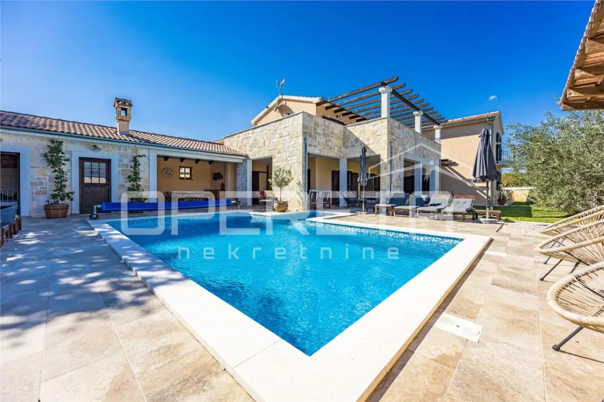 Detached Villa for Sale in Svetvincenat, Croatia - foto 1