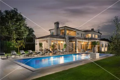 Villa Exclusiva con Vistas al Mar en Venta en Kanfanar, Croacia - Kanfanar