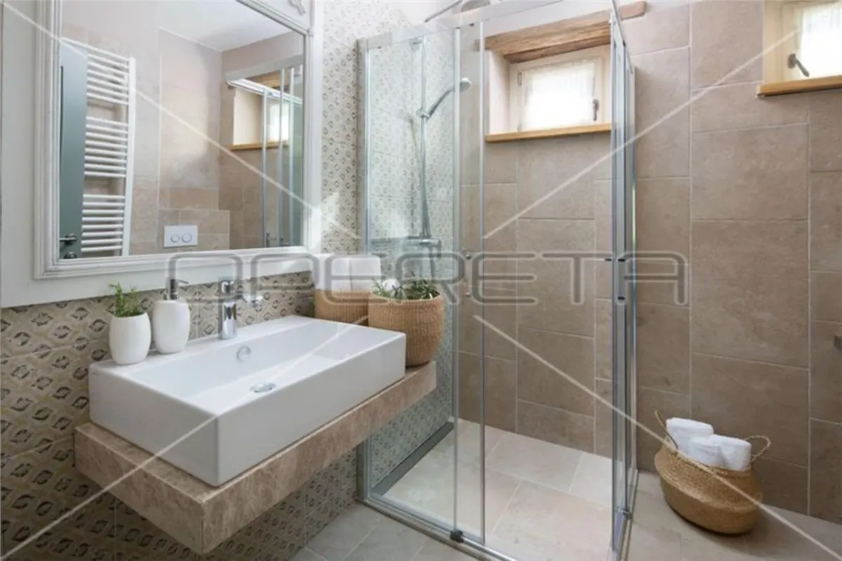 Villa Exclusiva con Vistas al Mar en Venta en Kanfanar, Croacia - foto 13